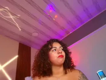 AdelinaLuuna – webcam model profile photo Image 18