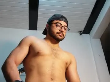 pizza_biceps – webcam model profile photo Image 19