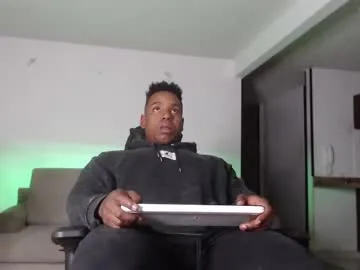 dongfatherproductions – webcam model profile photo Image 6