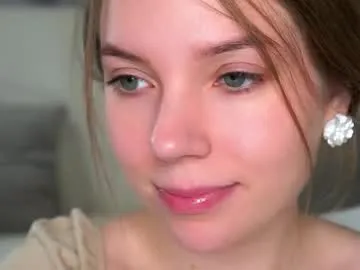 SilviaNoire – webcam model profile photo Image 16