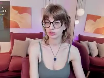 AmyLaurens – webcam model profile photo Image 2