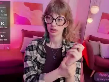 AmyLaurens – webcam model profile photo Image 5