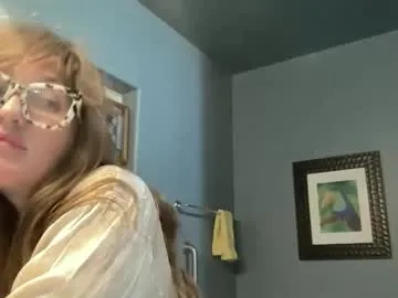 lina_kriss – webcam model profile photo Image 13