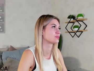 BrianaKaine – webcam model profile photo Image 11