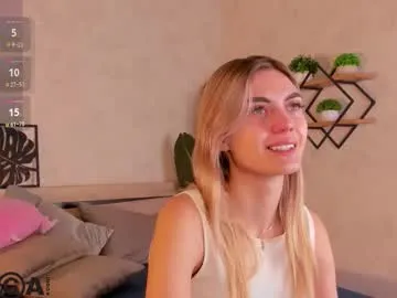 BrianaKaine – webcam model profile photo Image 14