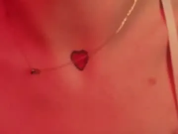 IsaBlair – webcam model profile photo Image 10