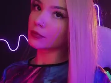 IsaBlair – webcam model profile photo Image 18