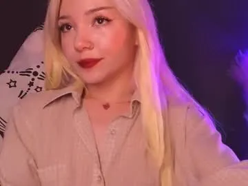 IsaBlair – webcam model profile photo Image 5