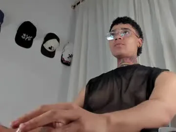 ululante – webcam model profile photo Image 18