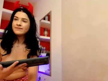 EvelynMills – webcam model profile photo Image 17