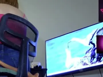 lavetax – webcam model profile photo Image 12