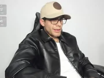 bryam_hot – webcam model profile photo Image 4