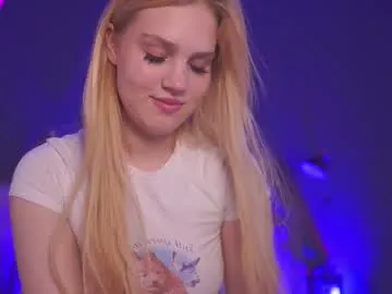 ErzabelLew – webcam model profile photo Image 5