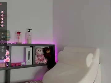 playussoftly – webcam model profile photo Image 11