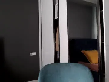 passionbond – webcam model profile photo Image 15