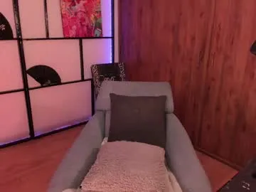 solosara8 Image 3