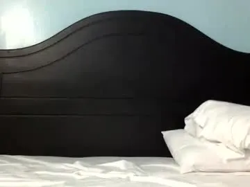 2girls1boat – webcam model profile photo Image 5