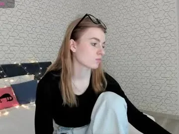 BelleWinter – webcam model profile photo Image 6