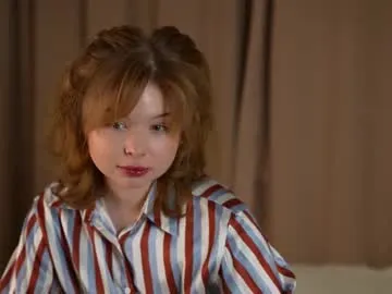 AlyCooper – webcam model profile photo Image 10