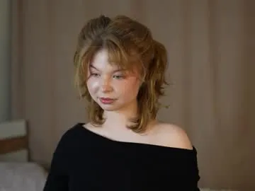 AlyCooper – webcam model profile photo Image 13