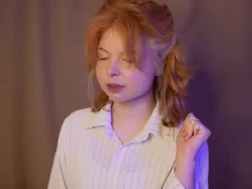 AlyCooper – webcam model profile photo Image 14