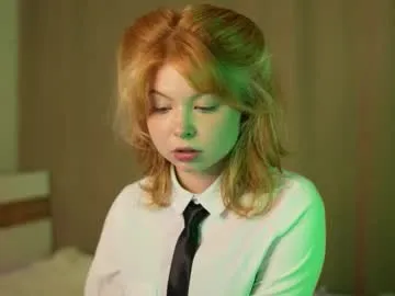 AlyCooper – webcam model profile photo Image 16