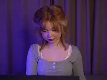 AlyCooper – webcam model profile photo Image 18