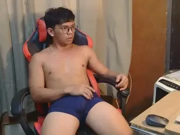 straightguy_asian Image 2
