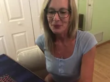 loving_ladies – webcam model profile photo Image 9