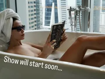 mia_cloudy – webcam model profile photo Image 5