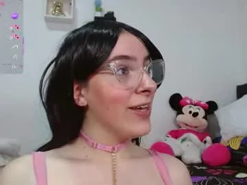 twl8vibe – webcam model profile photo Image 2