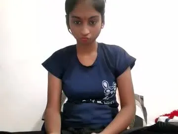 ErzabelLew – webcam model profile photo Image 13