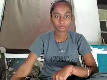 ErzabelLew – webcam model profile photo Image 3