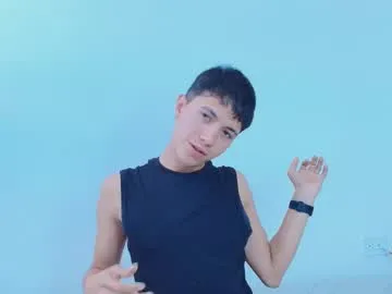 ululante – webcam model profile photo Image 12