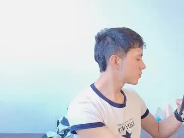 ululante – webcam model profile photo Image 14