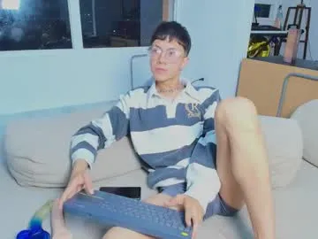 ululante – webcam model profile photo Image 7