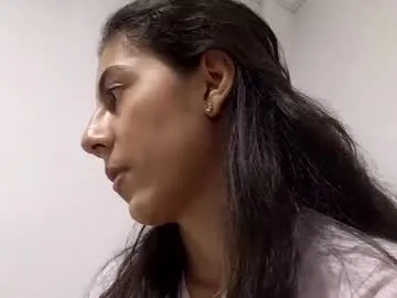 julyaandraul – webcam model profile photo Image 11