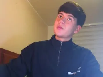 ululante – webcam model profile photo Image 6