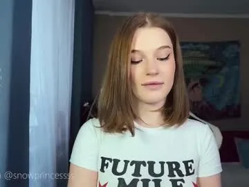 GigiDaven – webcam model profile photo Image 4