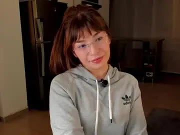 Lizzy – webcam model profile photo Image 7