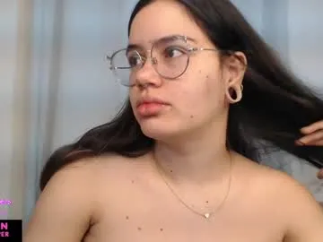 ChloeCerisse – webcam model profile photo Image 10