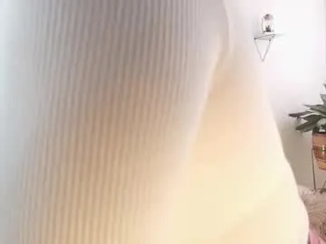 days_y – webcam model profile photo Image 14