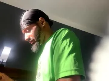 pizza_biceps – webcam model profile photo Image 12