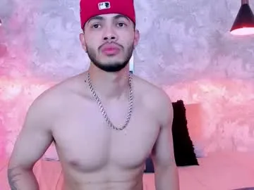 pizza_biceps – webcam model profile photo Image 19