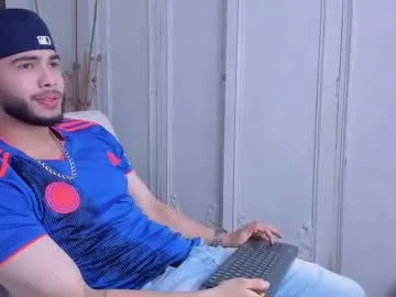 pizza_biceps – webcam model profile photo Image 3