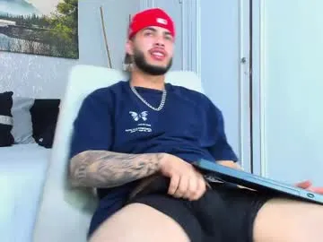 pizza_biceps – webcam model profile photo Image 4