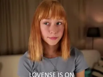 BelleWinter – webcam model profile photo Image 11