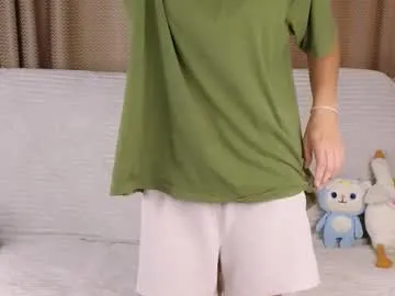 BelleWinter – webcam model profile photo Image 2