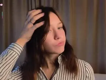 BelleWinter – webcam model profile photo Image 3