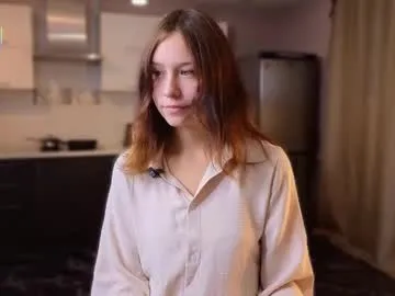 BelleWinter – webcam model profile photo Image 4